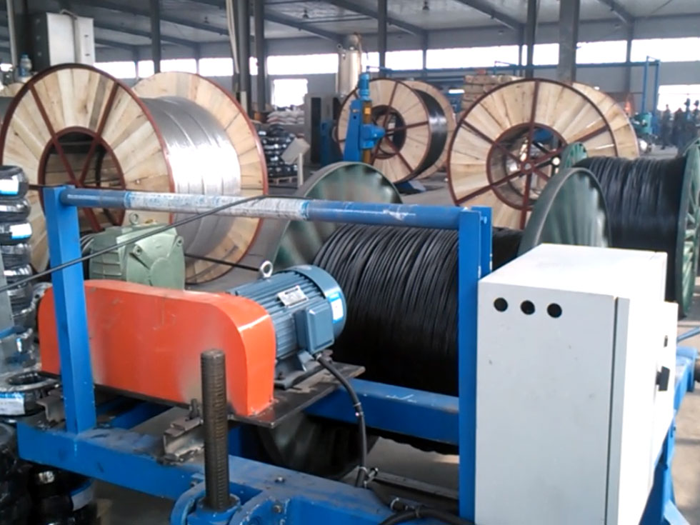 安裝在保定主動放線成卷機組ZGC320-1250型生產(chǎn)現(xiàn)場