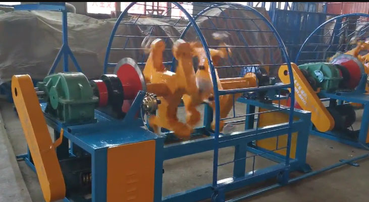 同步叉絞合股機(jī)TSJ400-6+12型試機(jī)現(xiàn)場(chǎng)