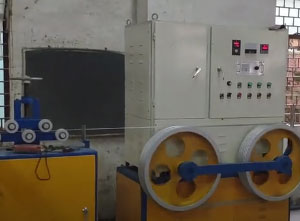 安裝在廣東富華電纜有限公司 高速鋁銅線合股機(jī)GLTH500型一套生產(chǎn)現(xiàn)場(chǎng)