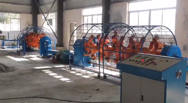 臺(tái)山市富成電線電纜有限公司設(shè)備 叉絞機(jī)SJ400-18+24型安裝現(xiàn)場(chǎng)