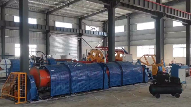 臺(tái)山市富成電線電纜有限公司設(shè)備 管絞機(jī)GJ400－1+6-1250型安裝現(xiàn)場(chǎng)