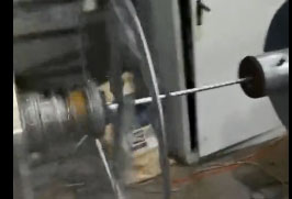 安裝在沈陽鵬程電纜有限公司 高速同心雙層鋼帶鎧裝繞包機GSTKR520型1臺 生產(chǎn)現(xiàn)場