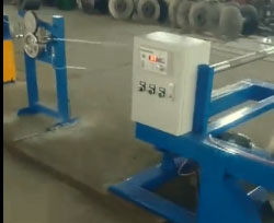 安裝在河南蘭興電力機(jī)械有限公司 復(fù)繞倒線計(jì)米機(jī)組FRD630-800型生產(chǎn)現(xiàn)場(chǎng)