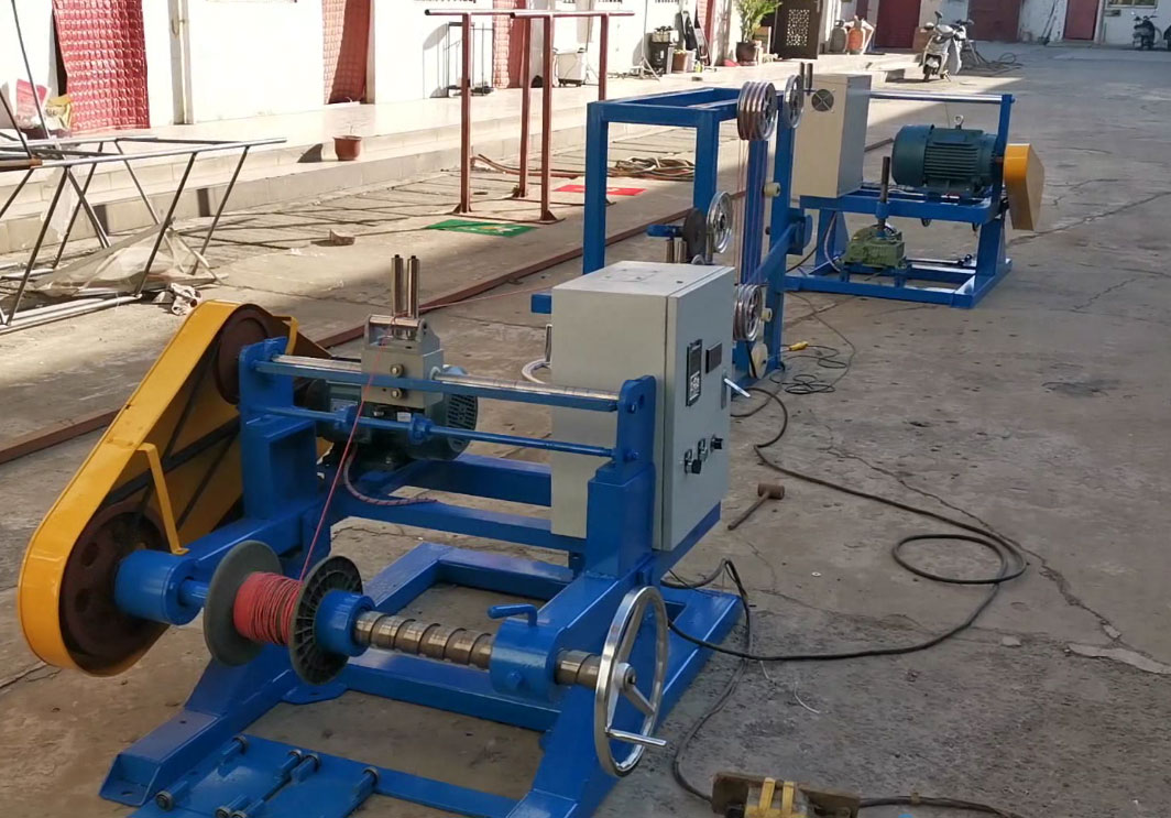 主動(dòng)放線復(fù)繞機(jī)組ZFR630/300型試機(jī)現(xiàn)場